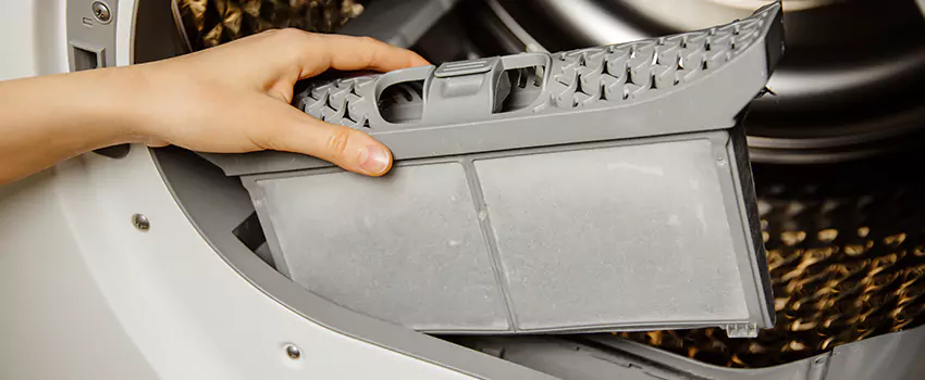 Signs Of A Clogged Dryer Lint Trap in Ensley, Florida